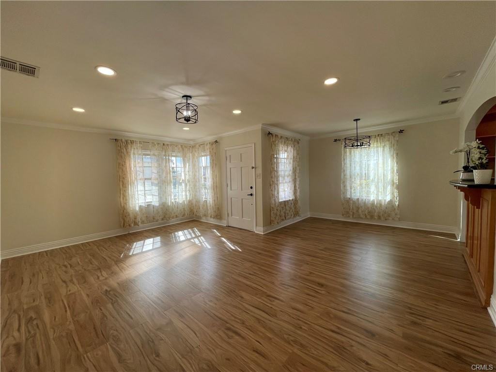 4232 Lynd Ave - Photo 3 of 11
