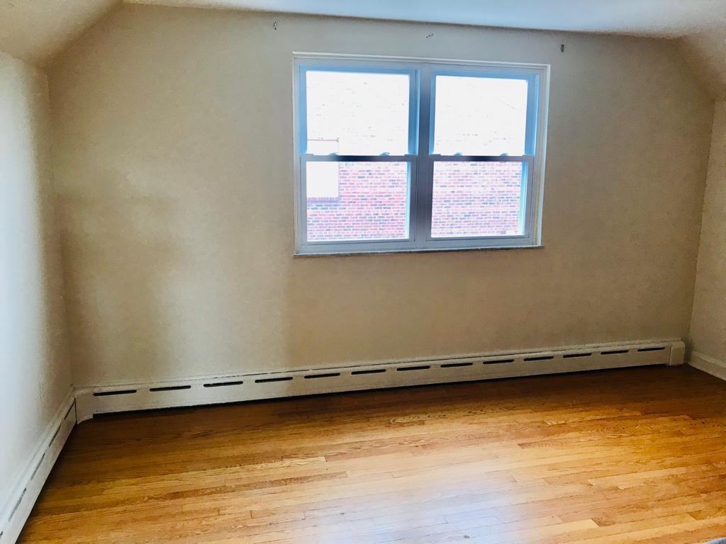 411 Kennedy Dr - Photo 2 of 6