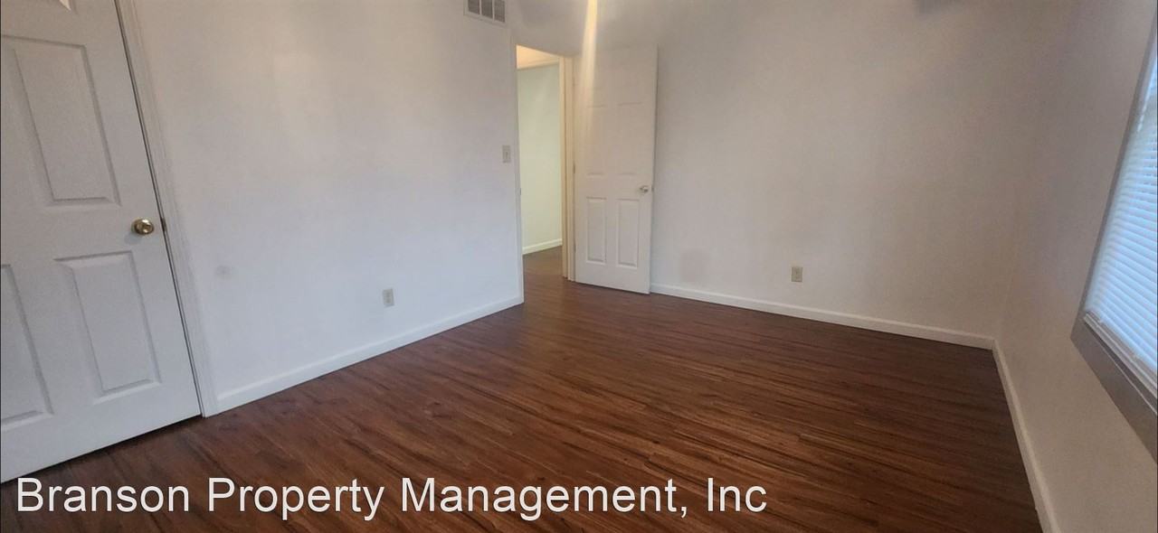 2555 N Somerset Ave - Photo 3 of 11