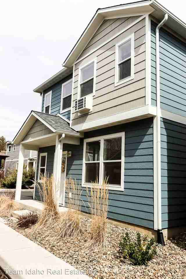 1101 Hourglass Ln - Photo 2 of 36