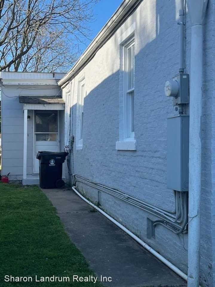 936 E Saint Catherine St - Photo 2 of 11