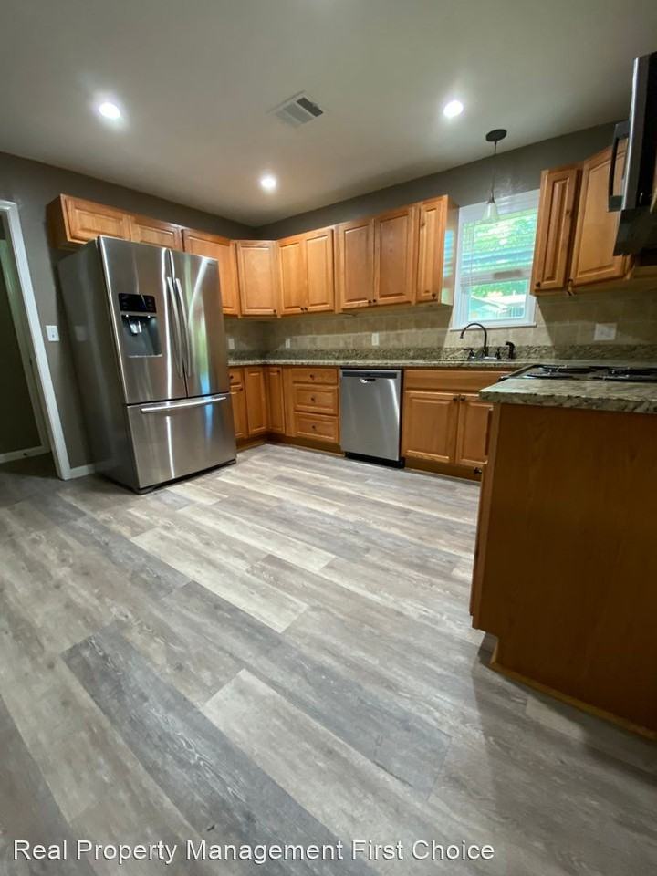 19 Candlestick Ln - Photo 3 of 22