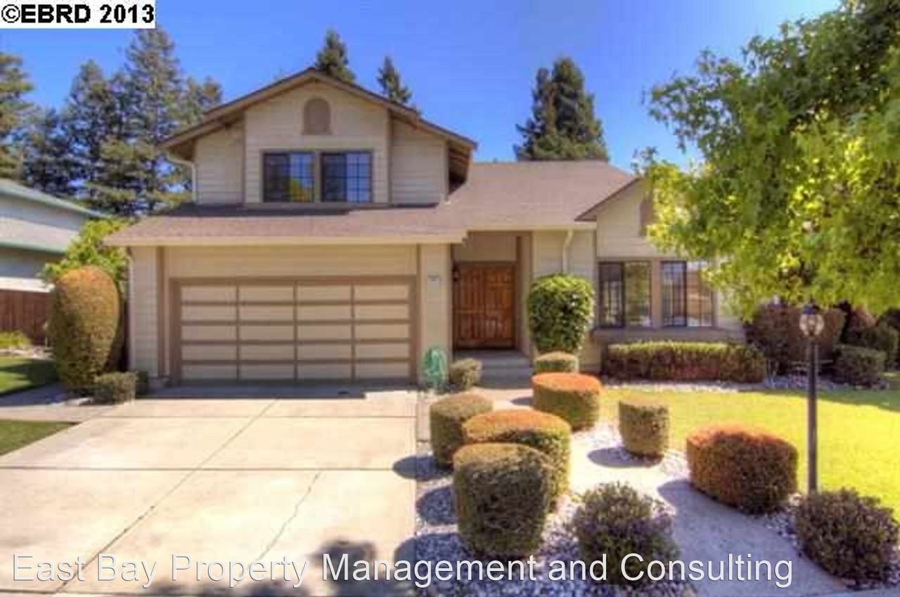 698 Fontes Dr - Photo 2 of 16