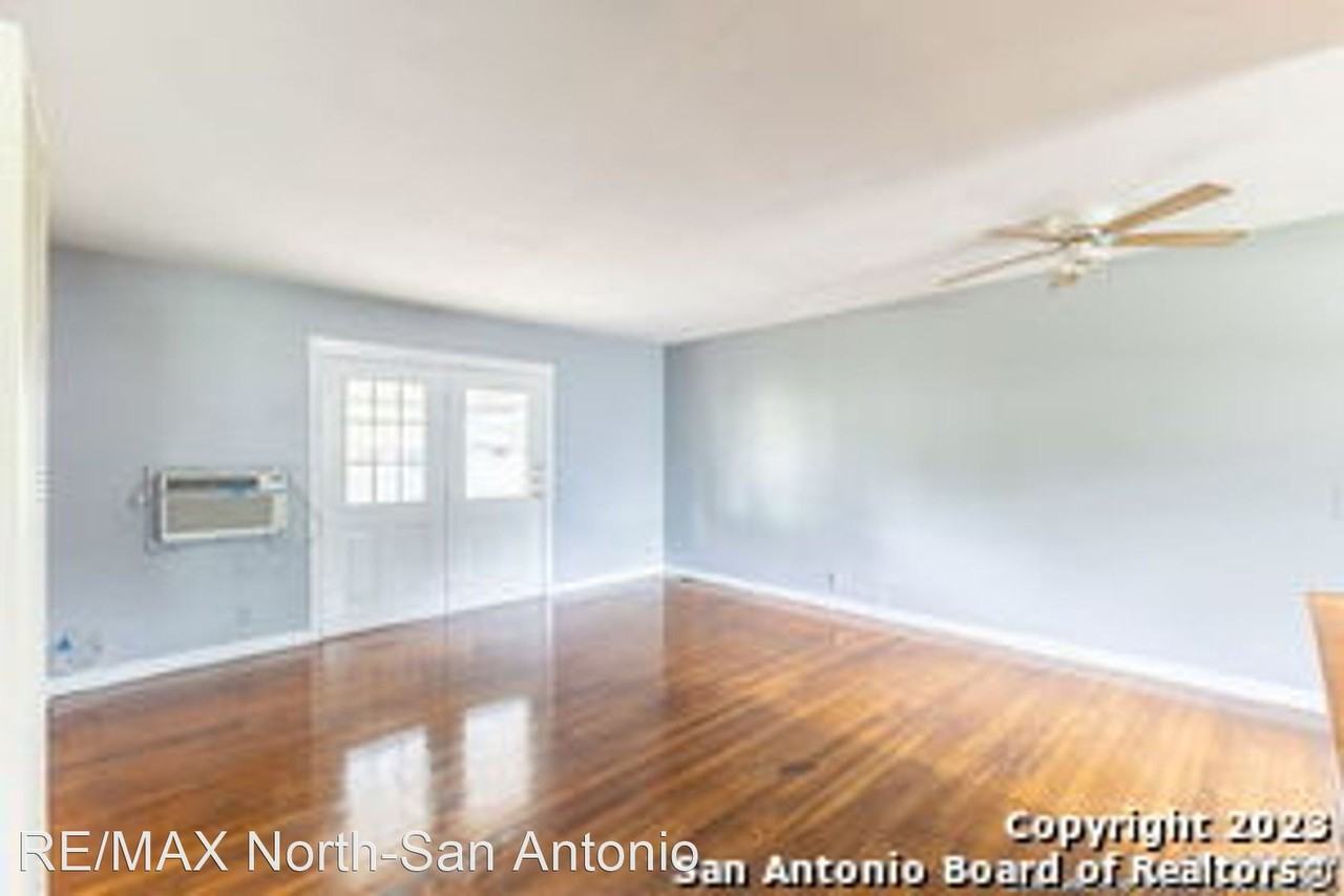 350 Hialeah Ave - Photo 3 of 12