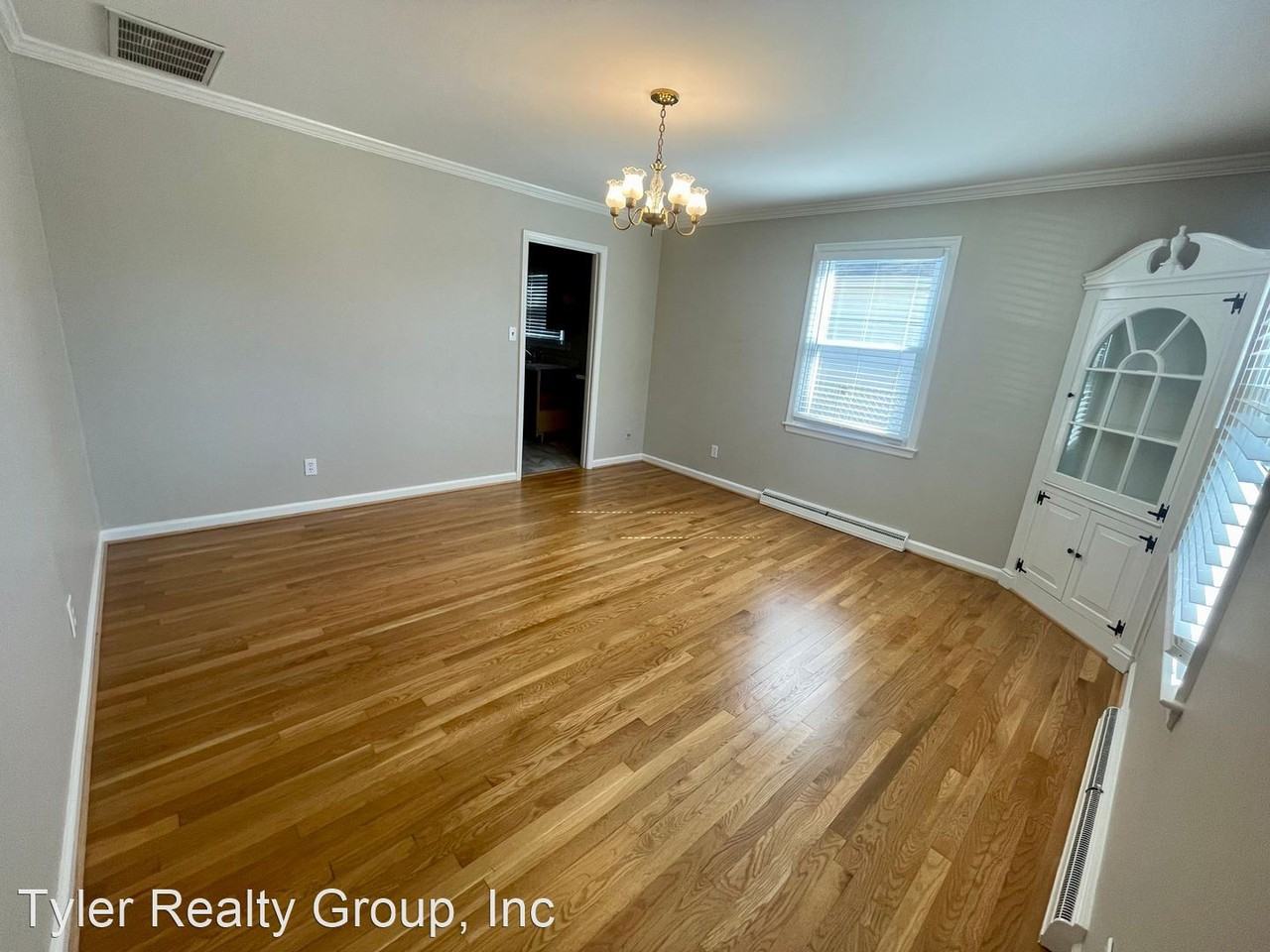134 Roanoke Avenue - Photo 3 of 14