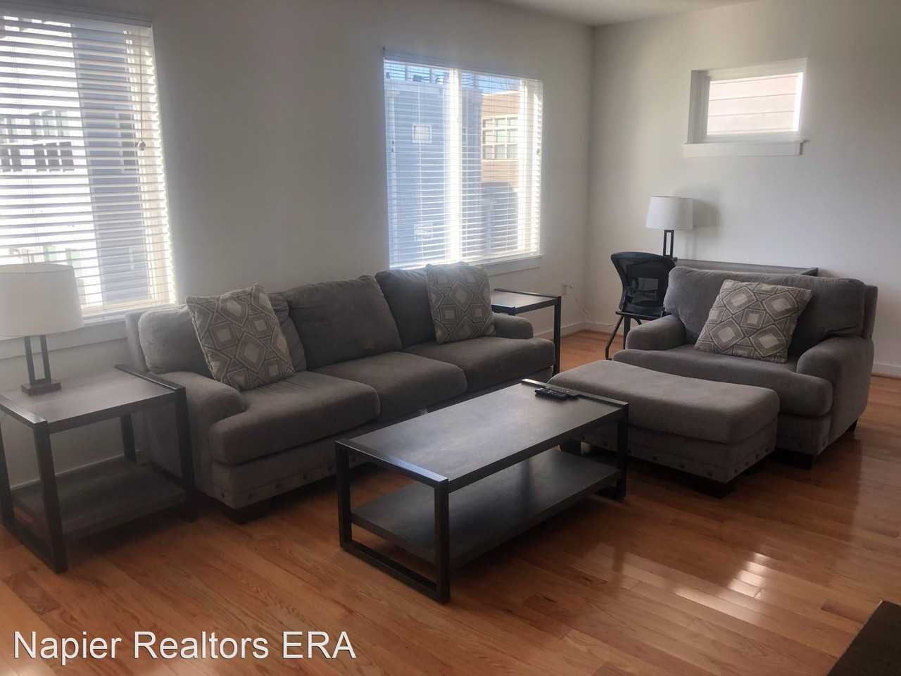 1205 Bainbridge St - Photo 2 of 10