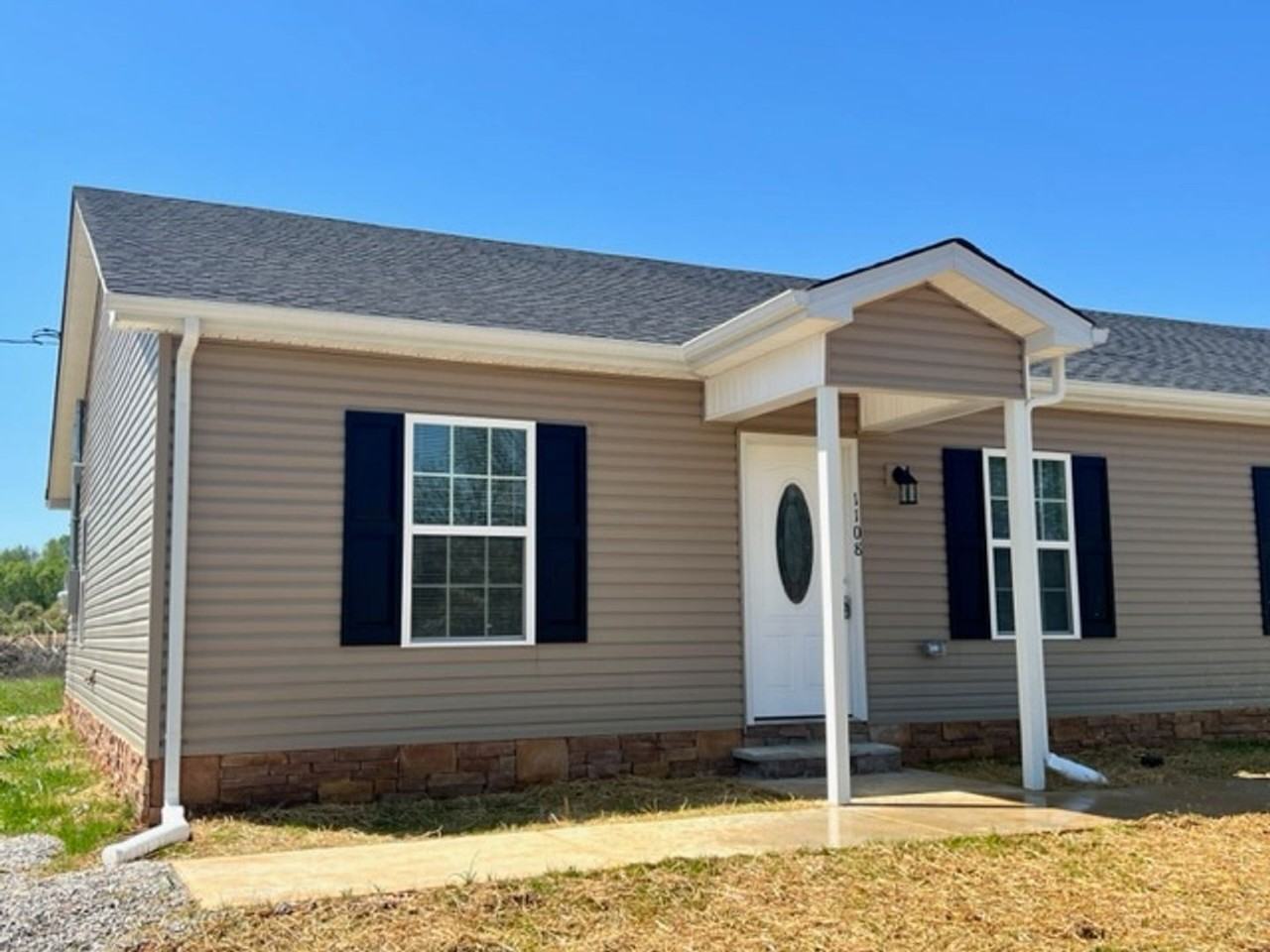 1106 Old Cowan Rd - Photo 2 of 14