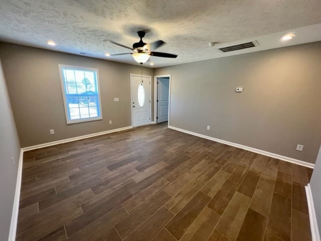 1106 Old Cowan Rd - Photo 3 of 14