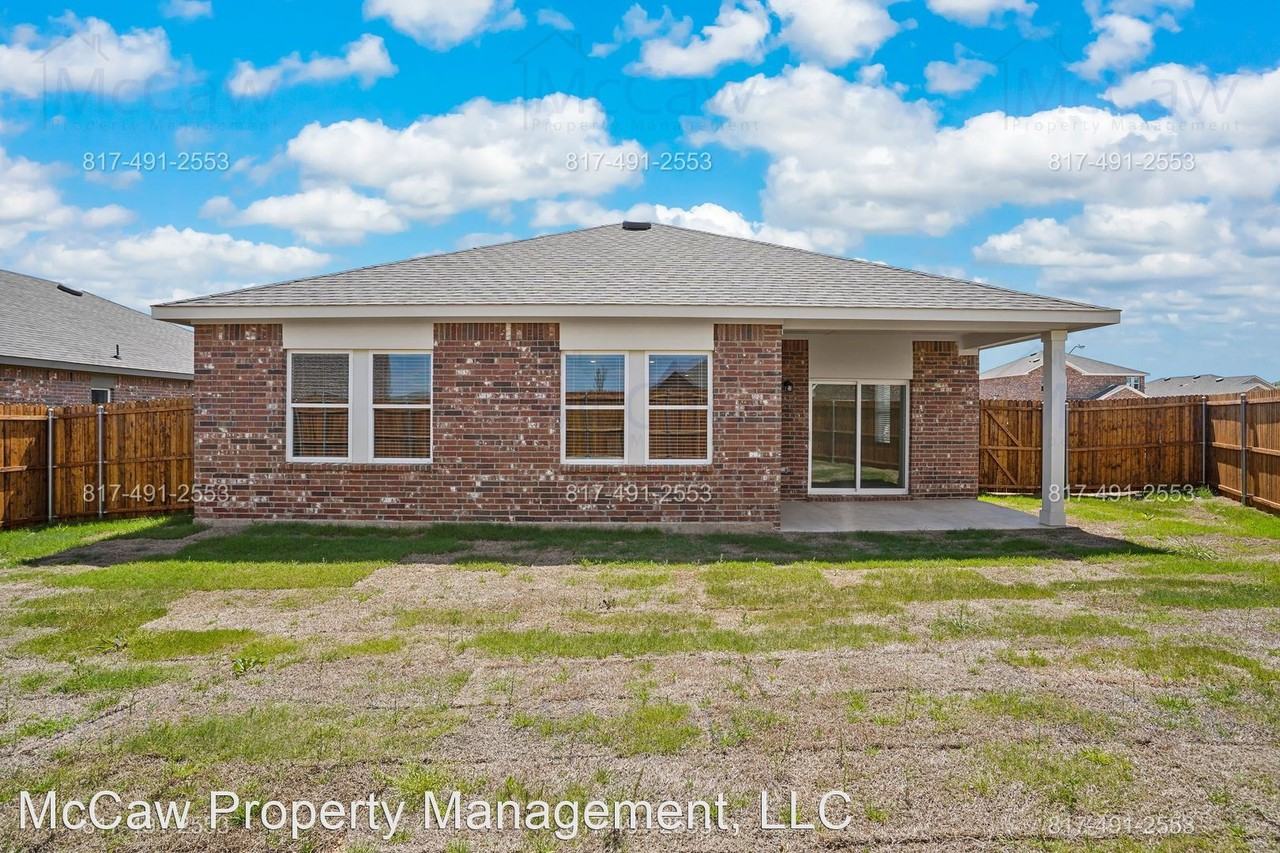 20 Glen Crossing Rd - Photo 2 of 20