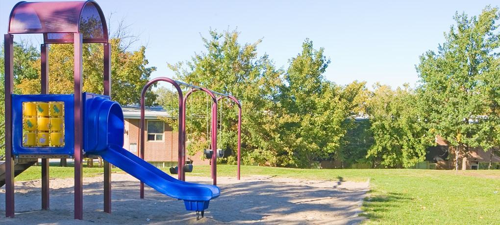 9 - 27 Bergamot Ave - Photo 2 of 3