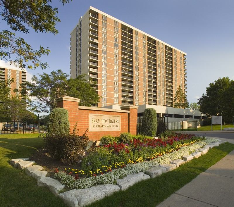 Brampton Towers 85 Charolais Blvd, Brampton, ON L6Y 4E5 Apartment