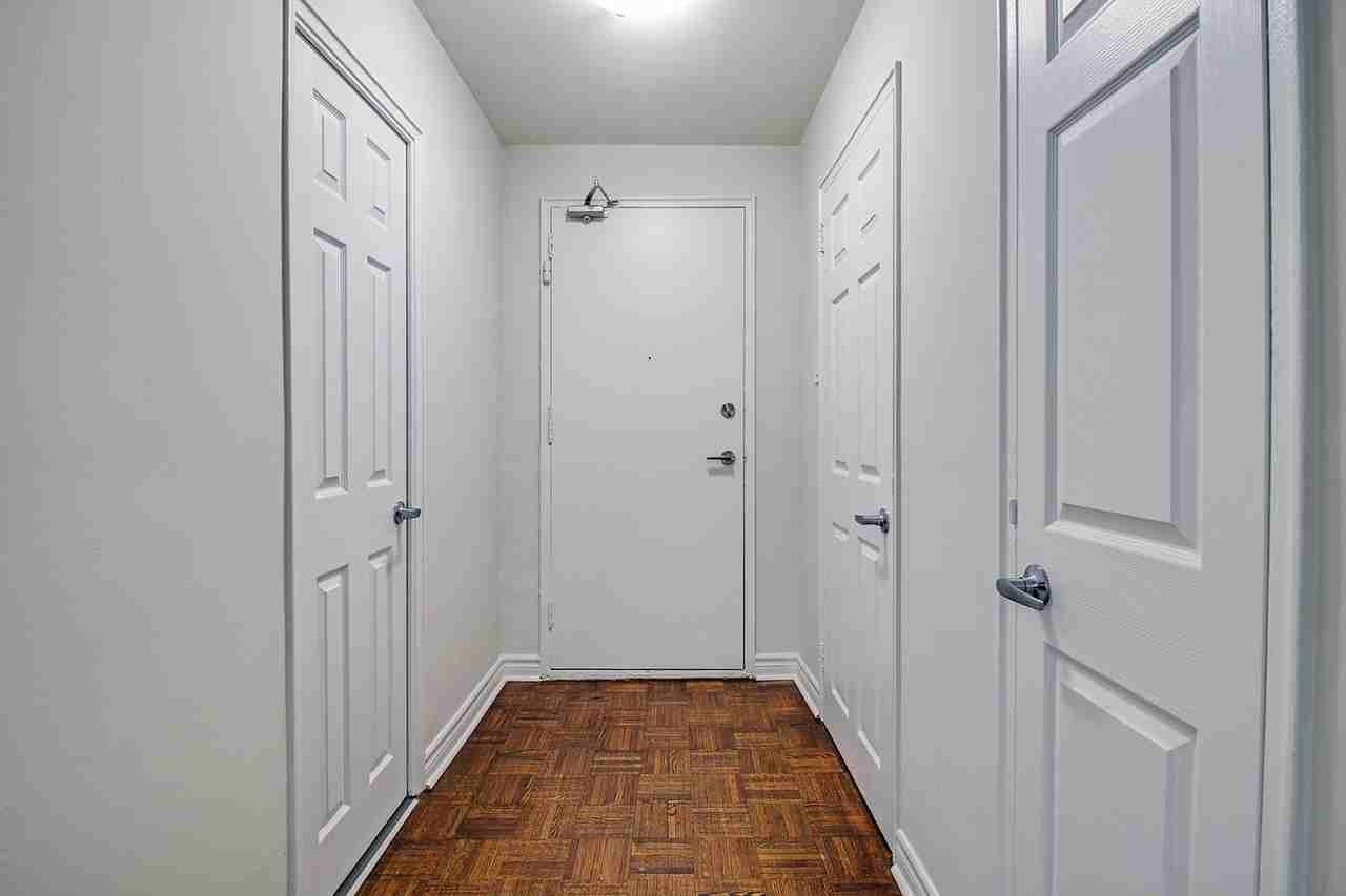 222 Wellesley Street East Apartments 222 Wellesley St E, Toronto, ON