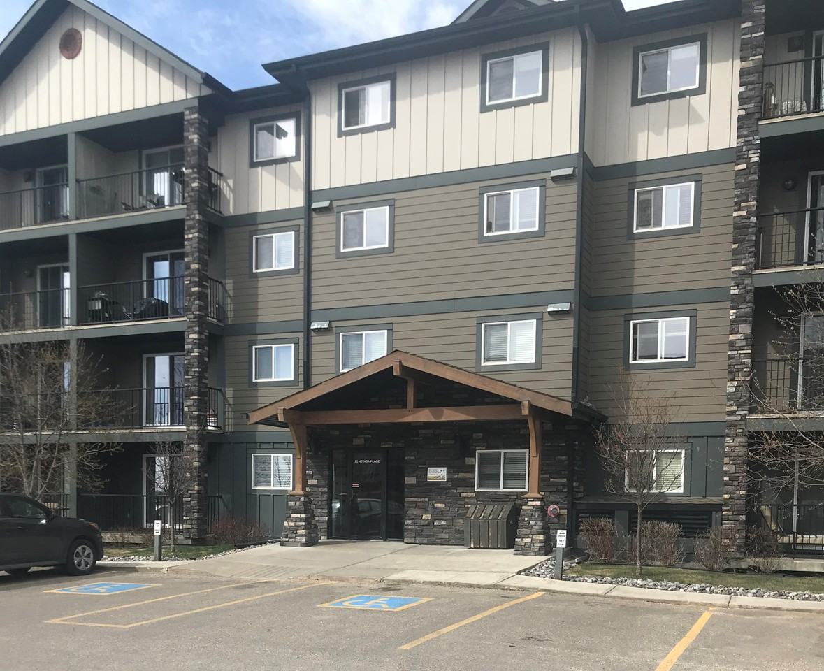 Northridge Village Apartments 22 Nevada Pl, St. Albert, AB T8N 4G2