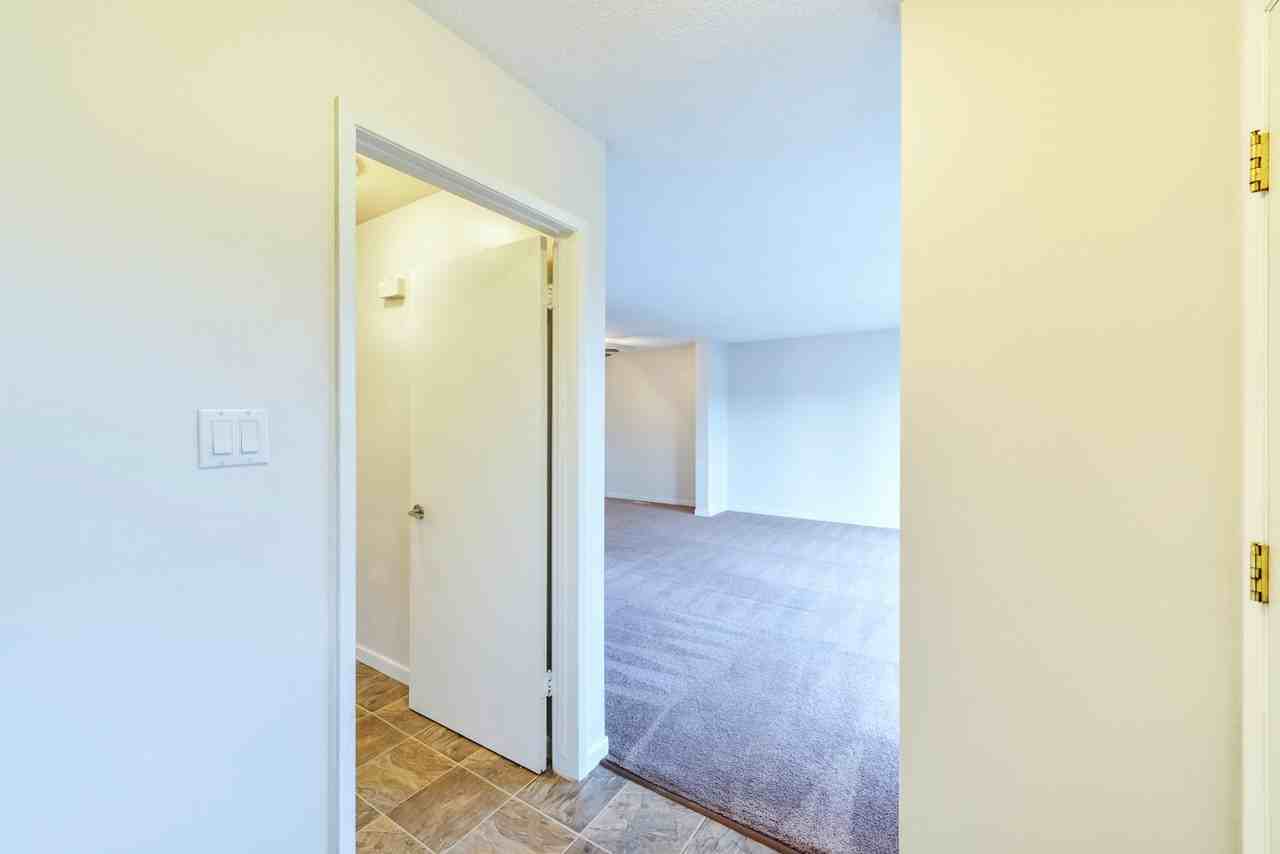 Lord Byron Townhouses - Photo 2 of 10