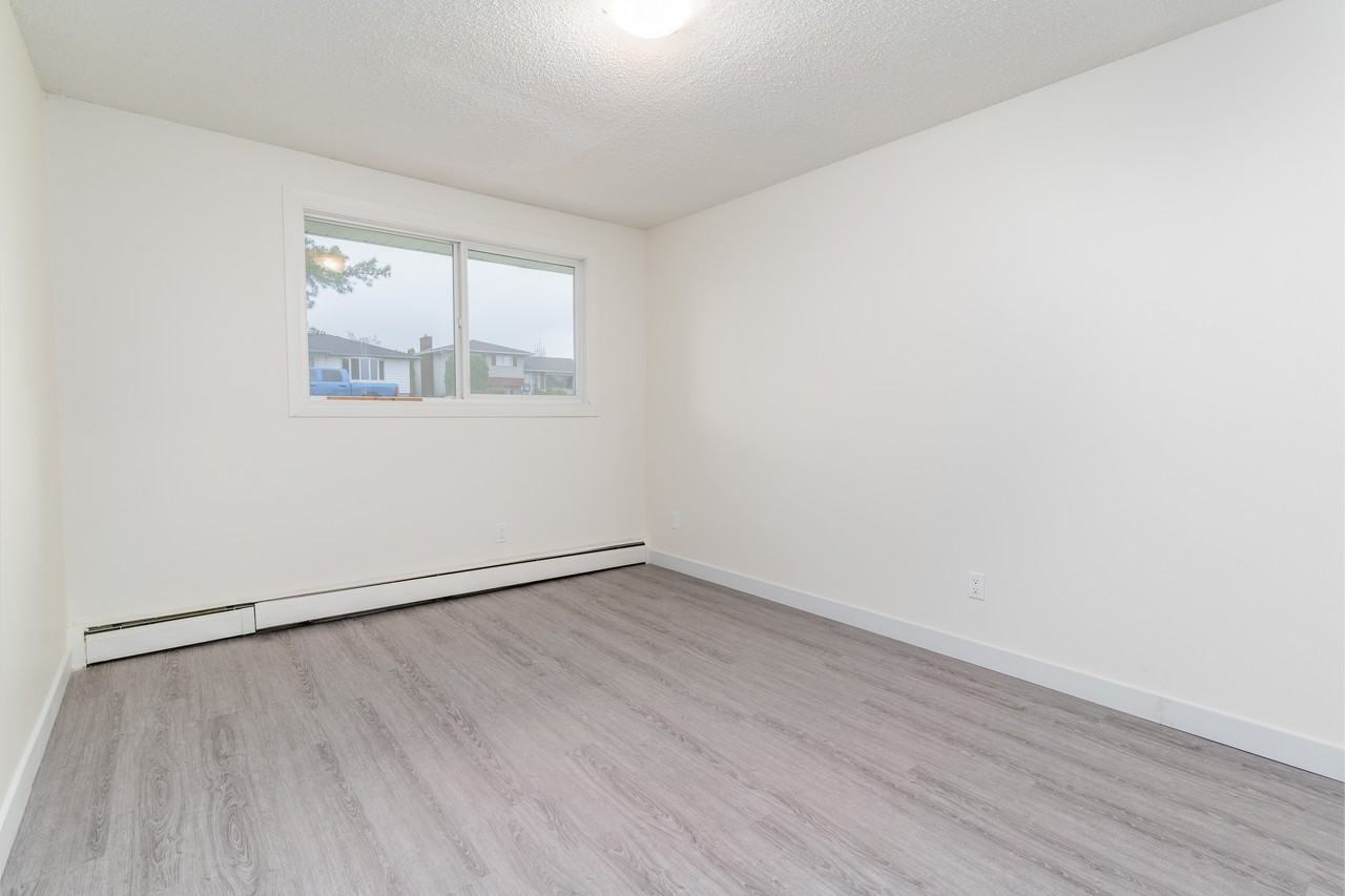 Kew Place - Photo 6 of 14