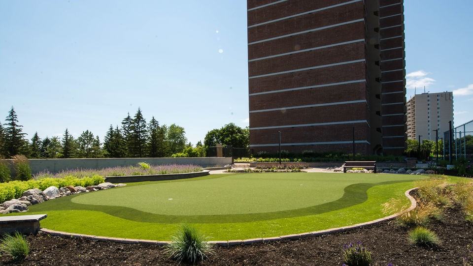 The Cross Winds Apartments 641 Bathgate Dr, Ottawa, ON K1K 3Y3 Zumper