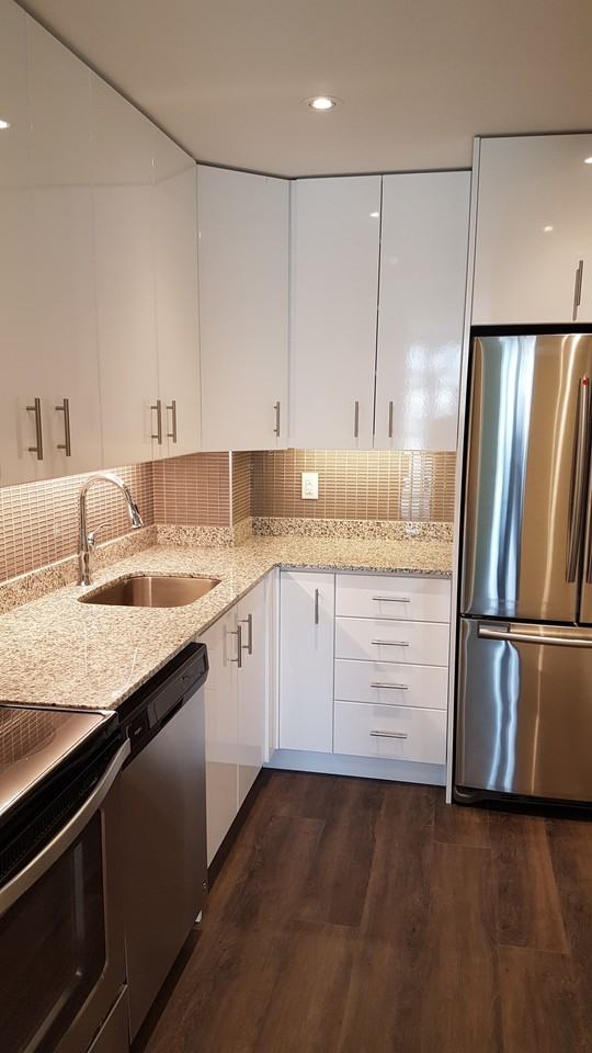 55 Charles St W - Photo 7 of 46