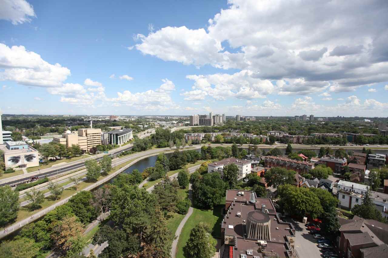 The Lamplighter Apartments 40 The Driveway, Ottawa, ON K2P None Zumper