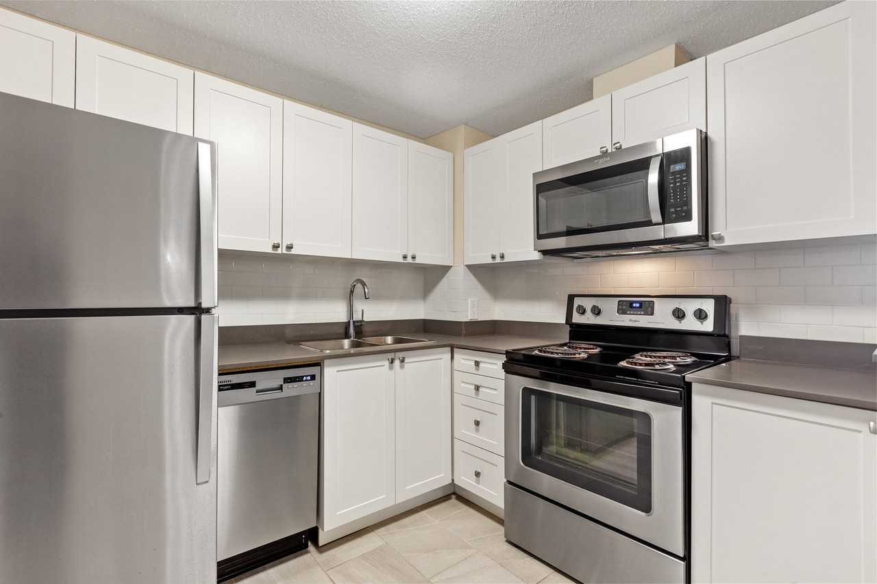 The Woodbine - Photo 2 of 10