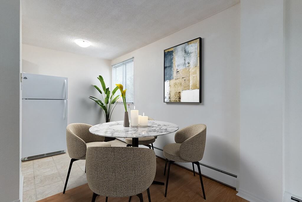 Park Manor - Photo 4 of 10