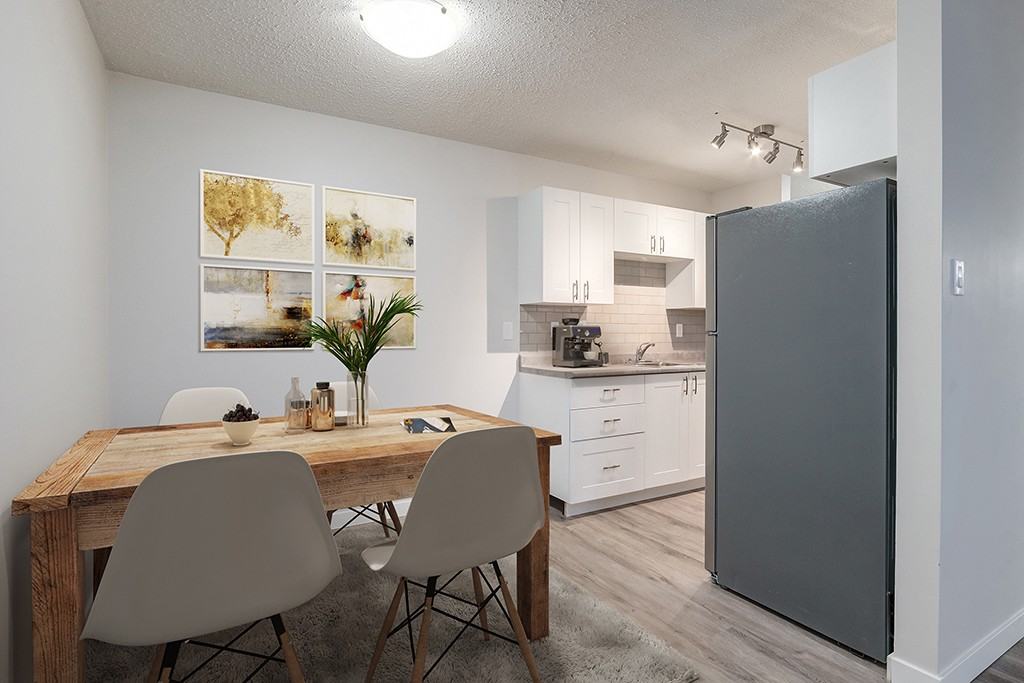 Camden Villa - Photo 3 of 32