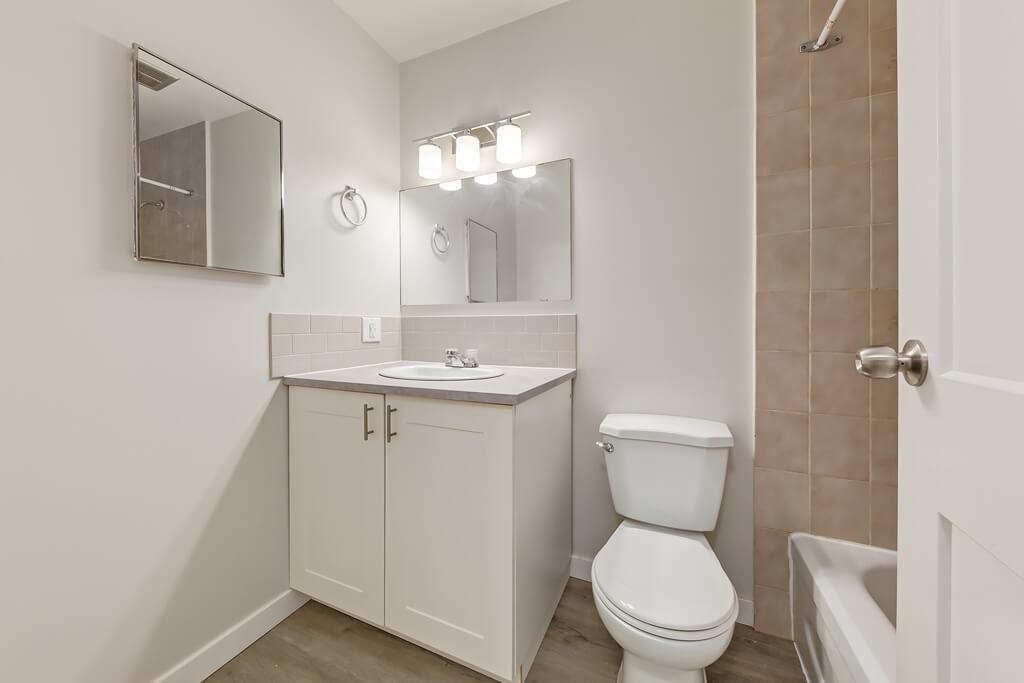 Matthew Manor - Photo 6 of 22