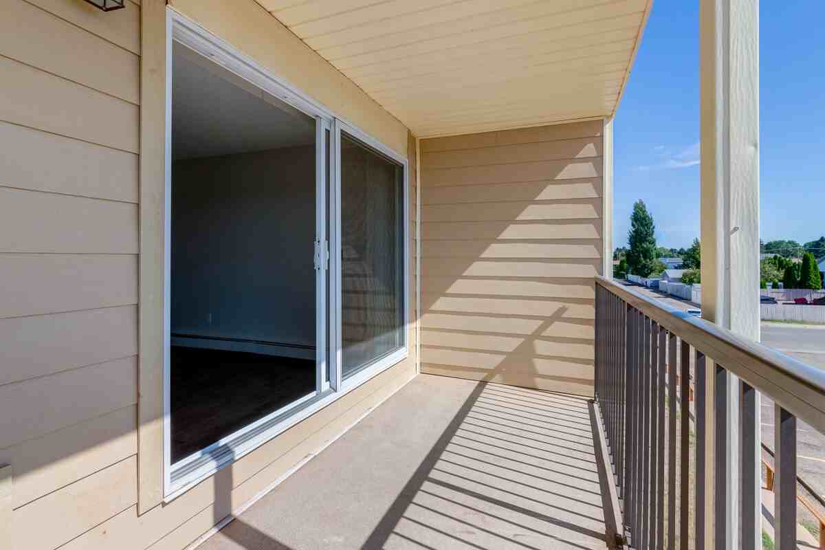 Matthew Manor - Photo 7 of 22