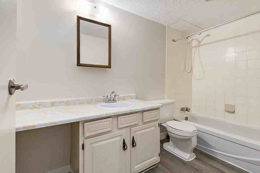 William Manor - Photo 5 of 19