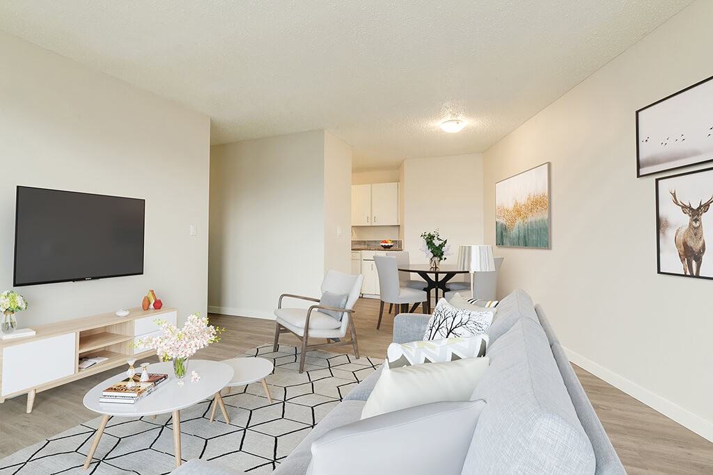 Genevieve - Photo 4 of 12