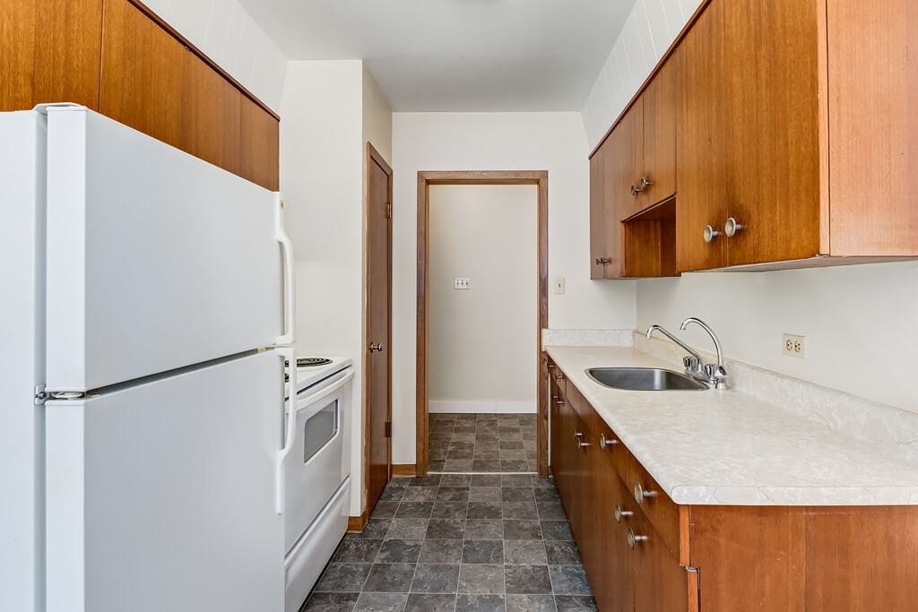 Lady Robinson Apartments - Photo 4 of 8