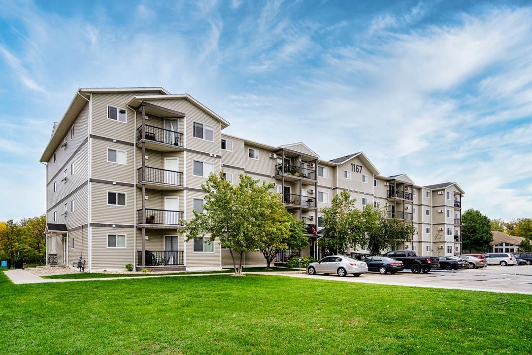 River Meadow Estates Apartments 1153 St Anne'S Rd, Winnipeg, MB R2N