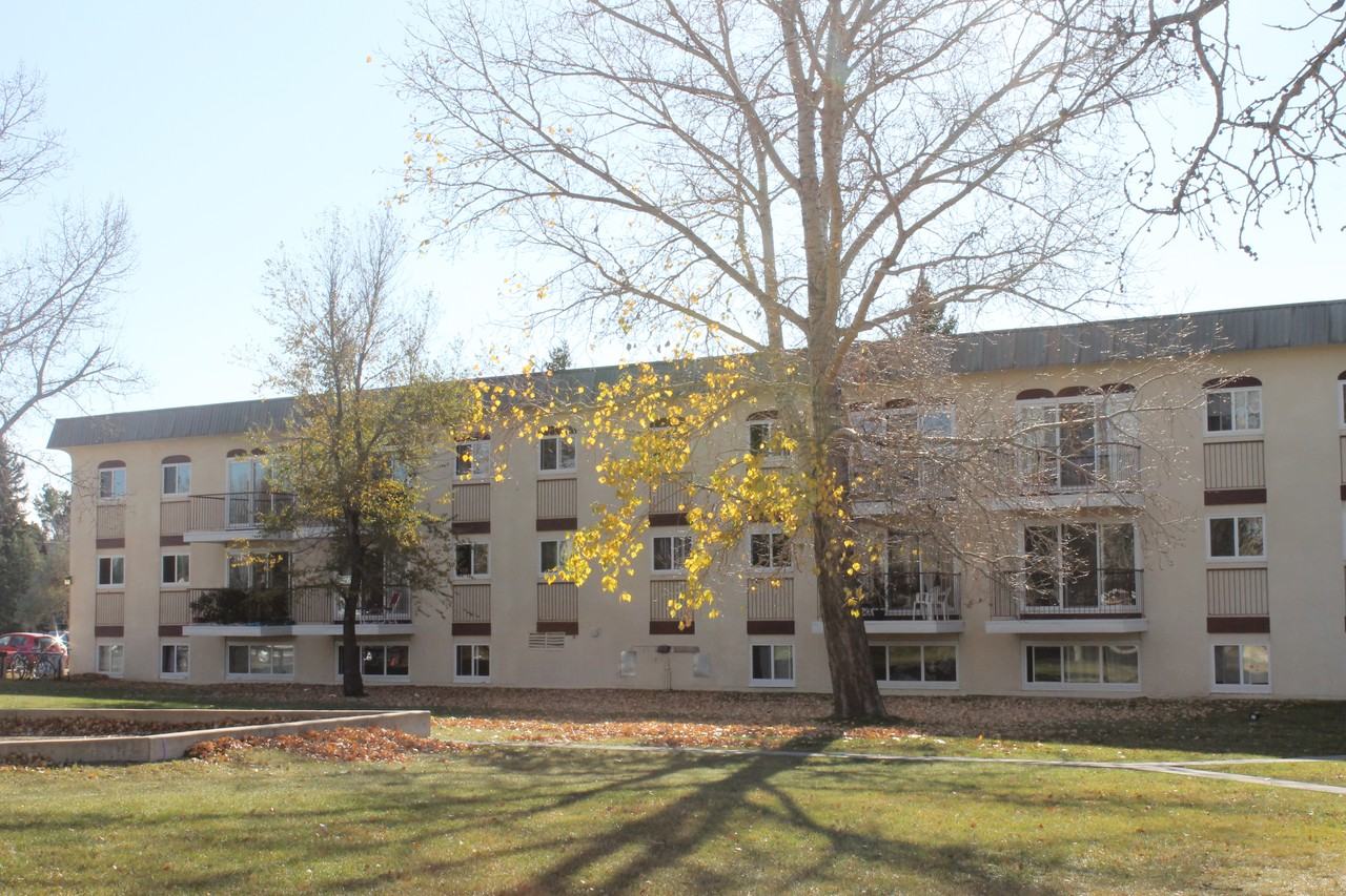 Scenic Heights Apartments in Agnes Davidson, Lethbridge, AB T1K 1M5