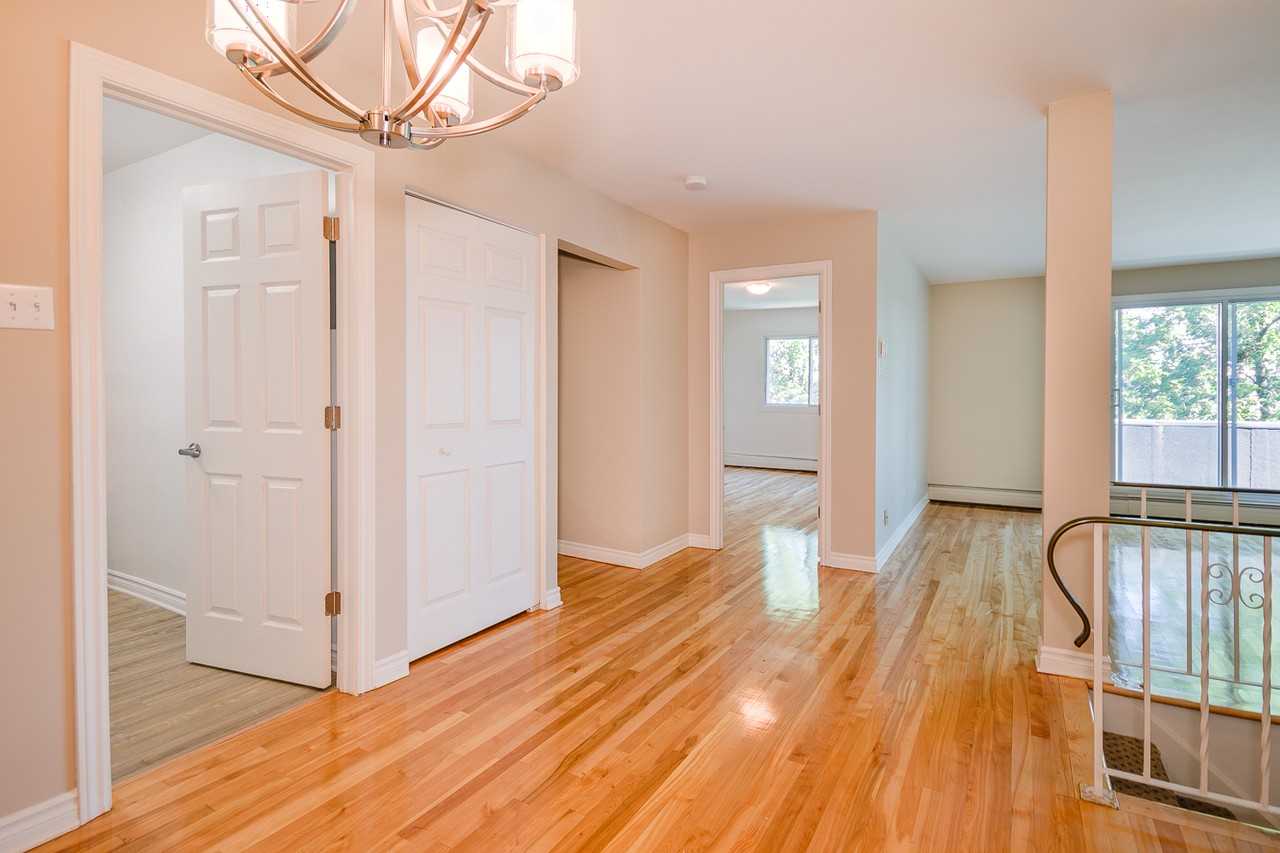 Lakeshore Villa - Photo 3 of 8