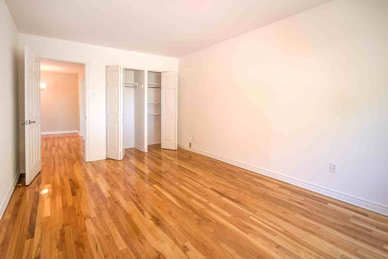 Lakeshore Villa - Photo 6 of 8