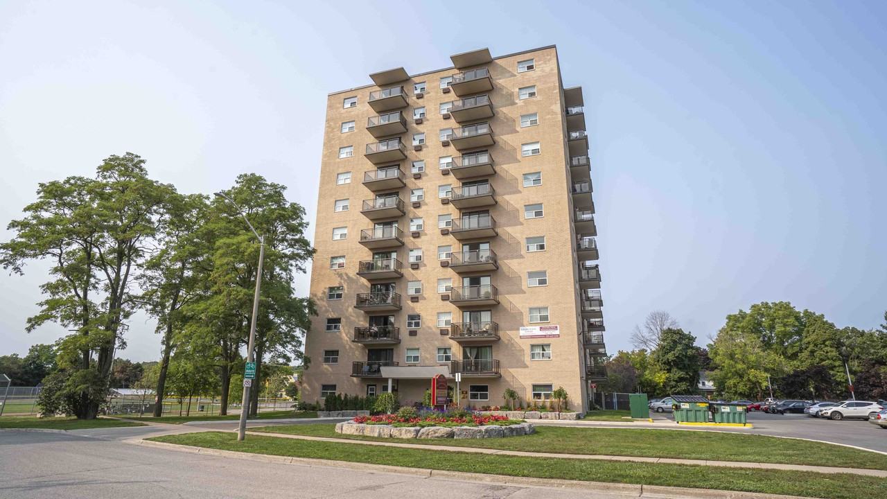 Grandview Tower Apartments 180 Grand Ave S, Cambridge, ON N1S 3V6
