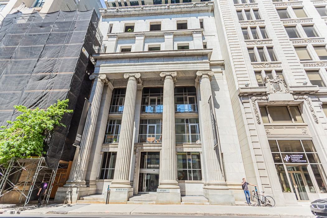 221 Saint-Jacques - Photo 3 of 8