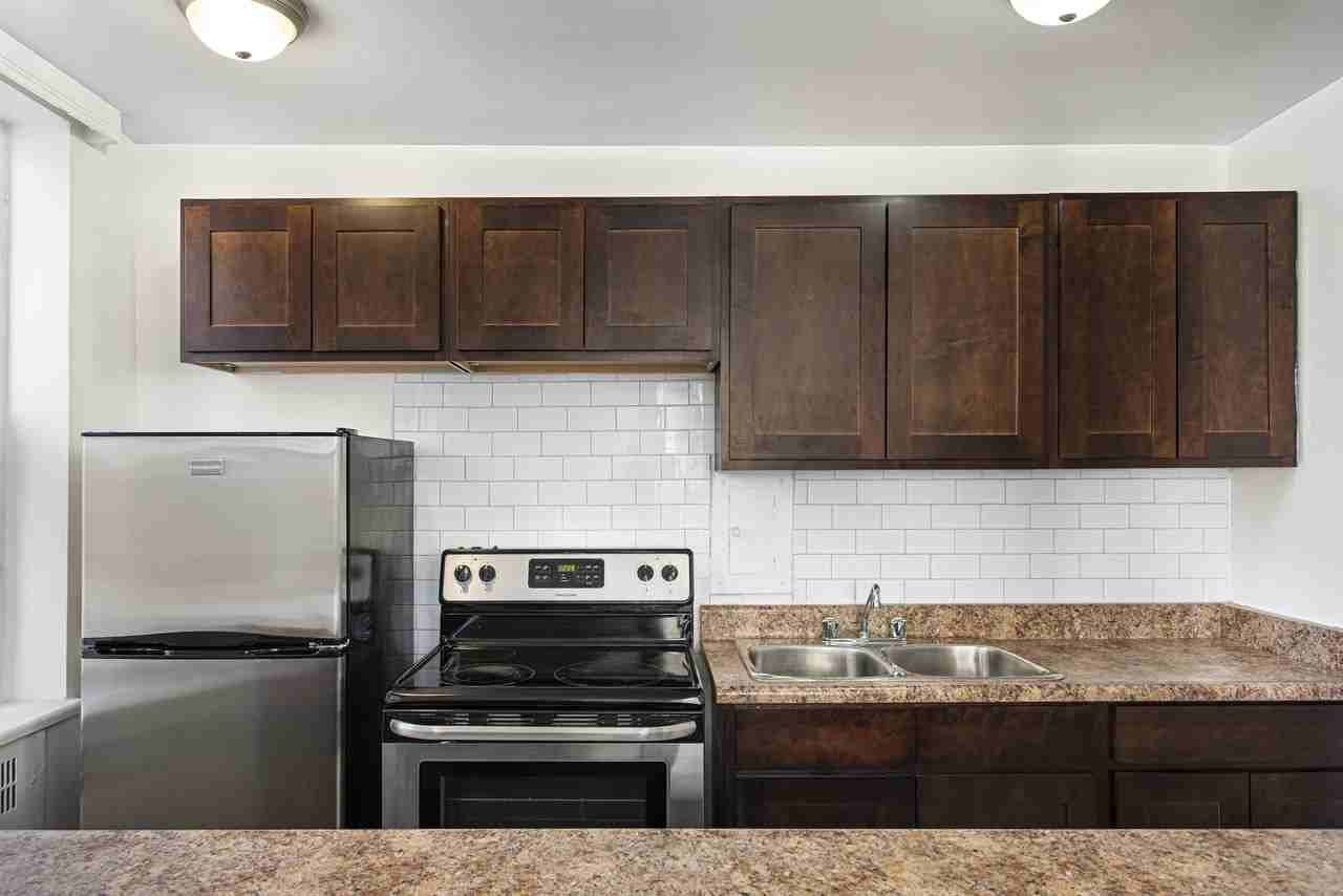 The Fleetwood Apartments 64 St Clair Ave W, Toronto, ON M4V 1N1 Zumper