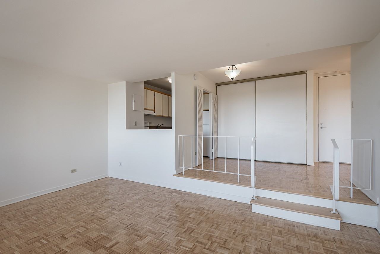 2021 Avenue Atwater - Photo 3 of 17