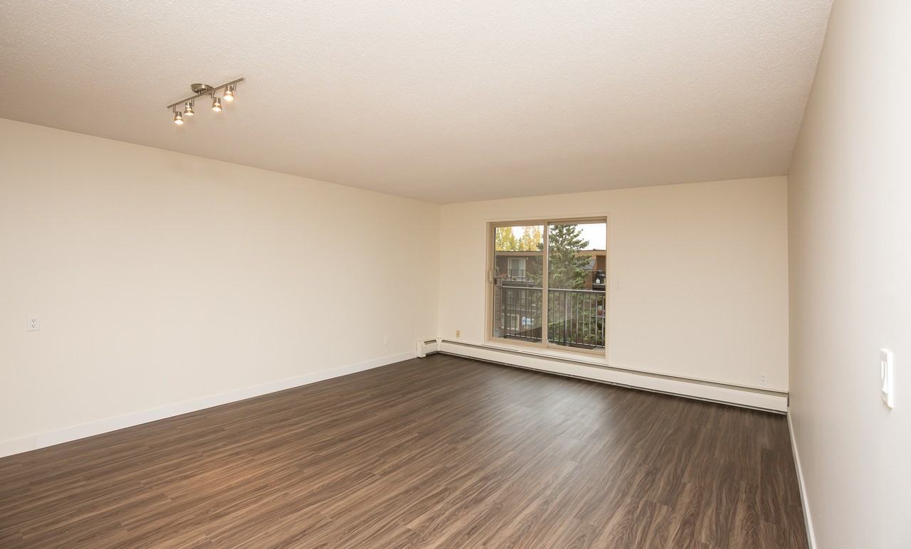 Bear Ridge Manor - Photo 2 of 7