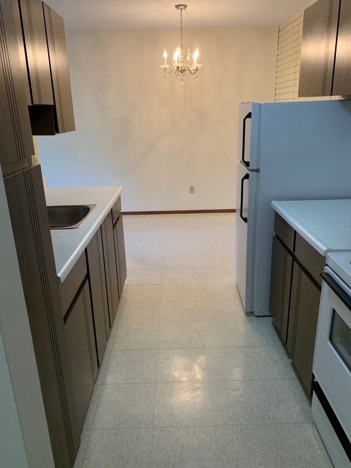 White Oak Glen Apartments 150 Hendon Ave, Winnipeg, MB R3R 1V8 Zumper