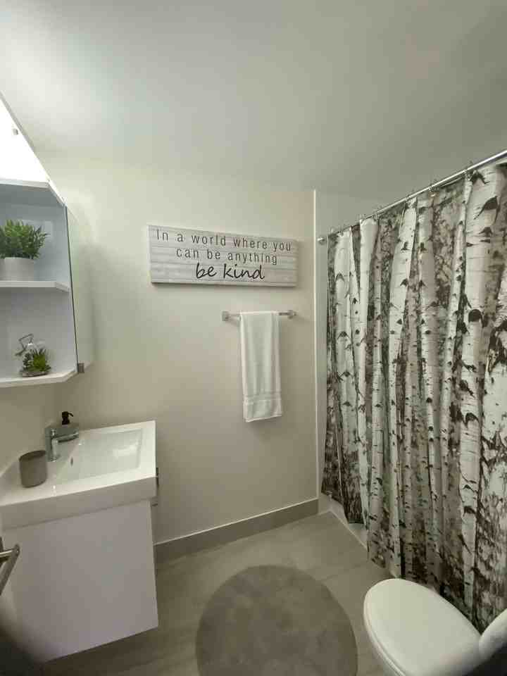 Maebrook Rideau: 350 Mayfield Street - Photo 3 of 38