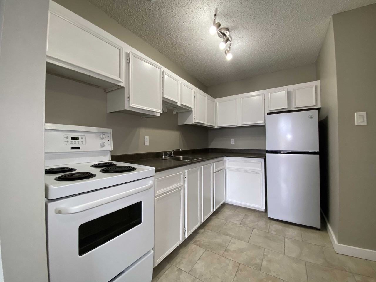 Meadow Green Apartments 521 & 521 Avenue X South 517, Saskatoon, SK