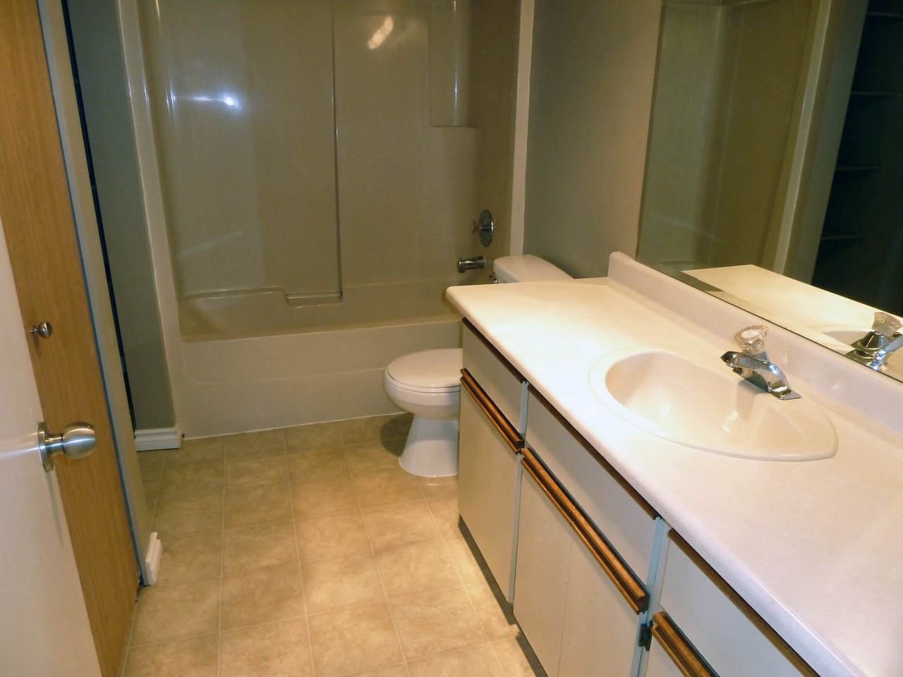 Bridgeport Manor Apartments 33405 Bourquin Pl, Abbotsford, BC V2S 7C4