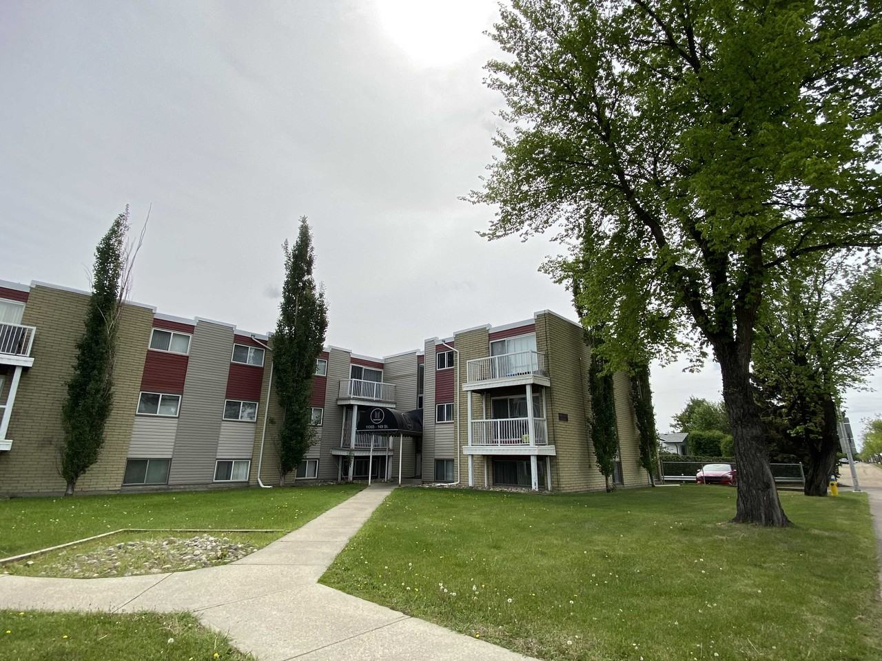 King's Court Apartments 11065 149 St Nw, Edmonton, AB T5P 1M7 Zumper