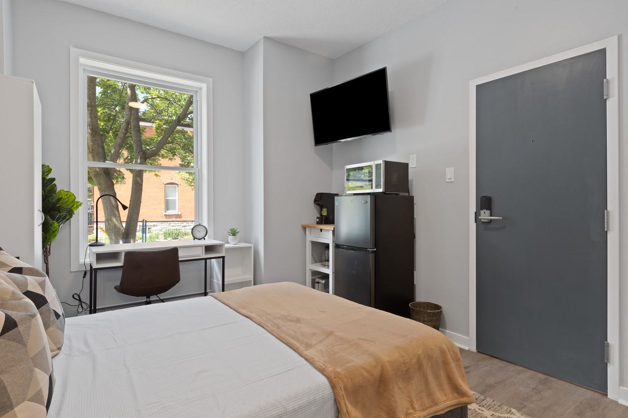 150 Osgoode Apartments 152 150152 Osgoode Street, Ottawa, ON K1N 6S6