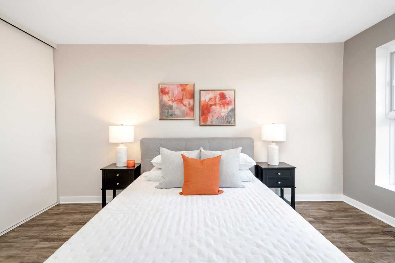 15 Woodridge Cres, Ottawa, ON K2B 7T3, CAN 17 unit Rentals Zumper