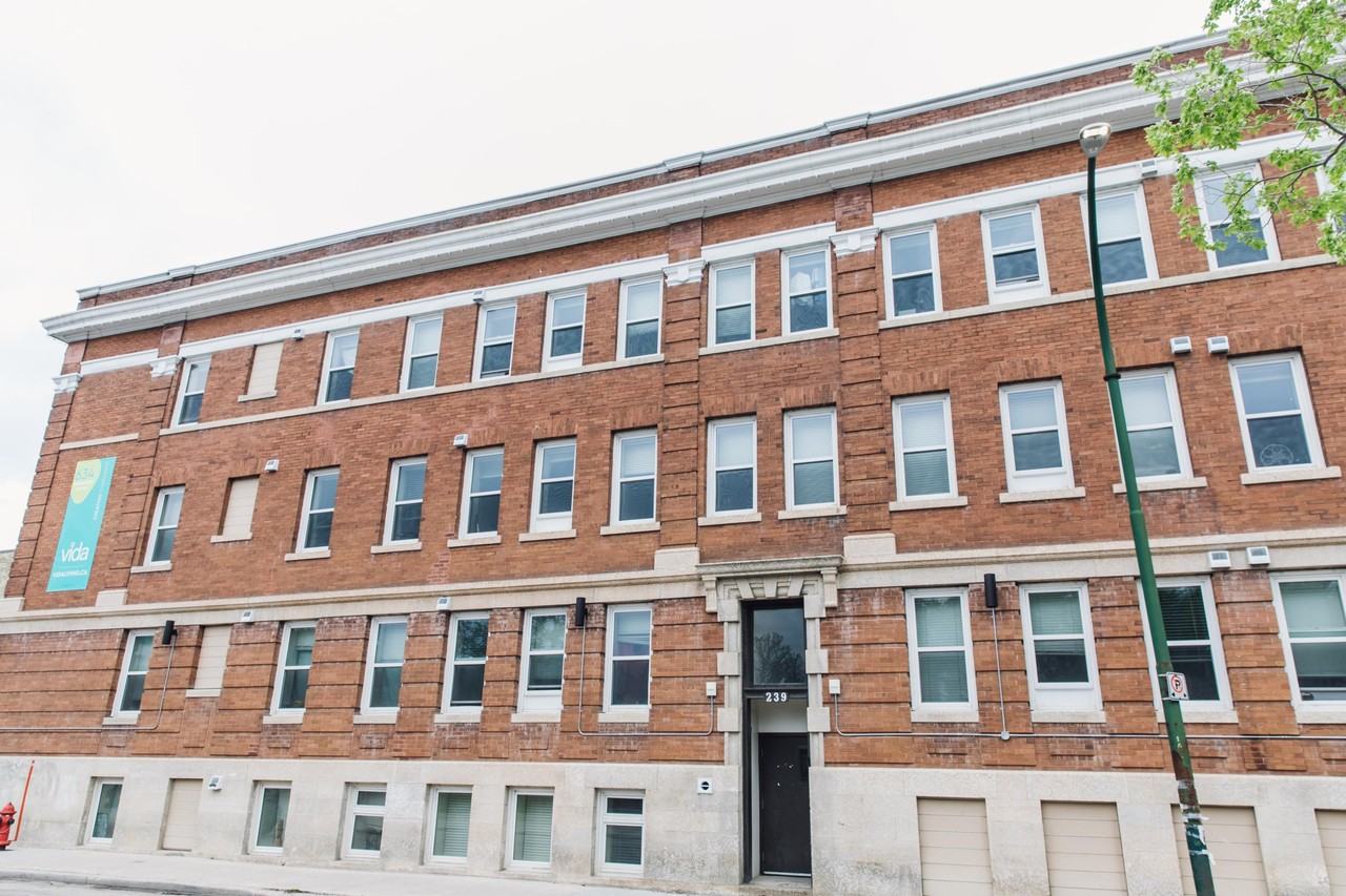 634 Broadway Avenue Apartments 634 Broadway, Winnipeg, MB R3C 0W9