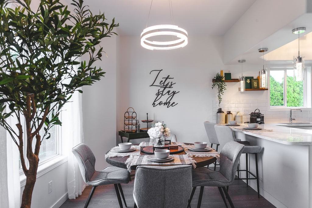 Modern Farmhouse Townhouse Apartments 3753 Lakeshore Rd, Kelowna, BC