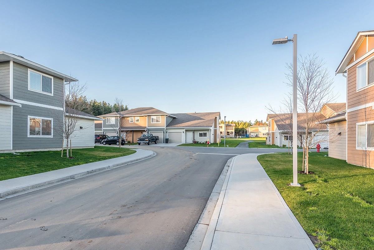 The Meadows Townhomes Apartments 1338 Stellys Cross Rd, Central