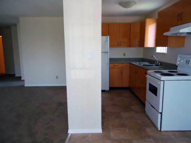 Villa Vista Apartments 33292 Robertson Ave, Abbotsford, BC V2S 1Z4